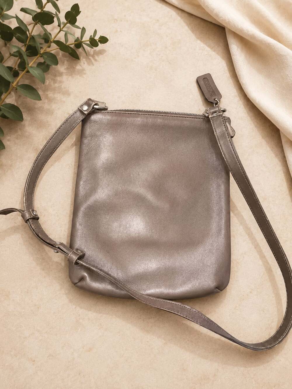 Coach Vintage Full Grain Leather Brown Crossbody Bag USA E0C-9457 - Picture 2 of 9